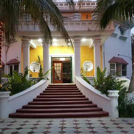 Mansion Giahn Bed & Breakfast